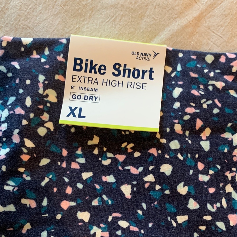 Old Navy Women's Blue Patterned Bike Shorts - Picture 3 of 3